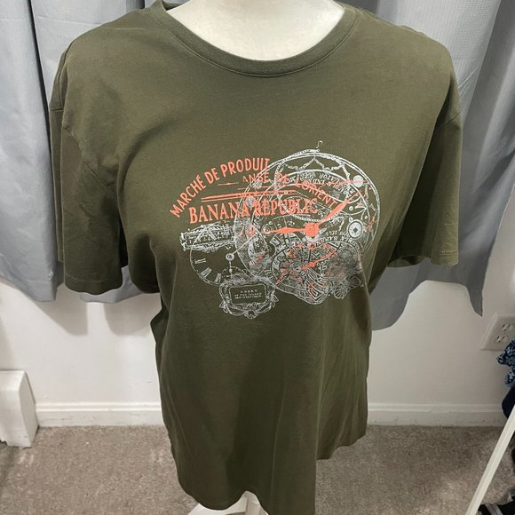 Green Banana Republic T-Shirt - Picture 1 of 3